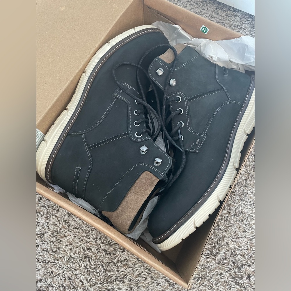 Crevice Emmet Boots NWT